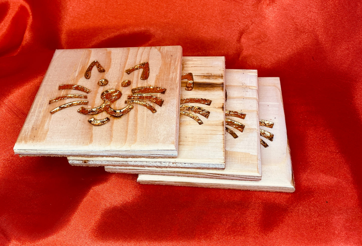 Cat Coasters, Gold colour inlay