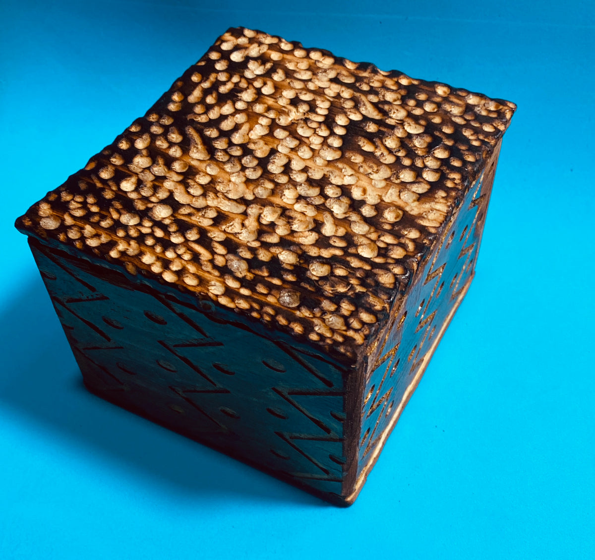 Zig Zag Box
