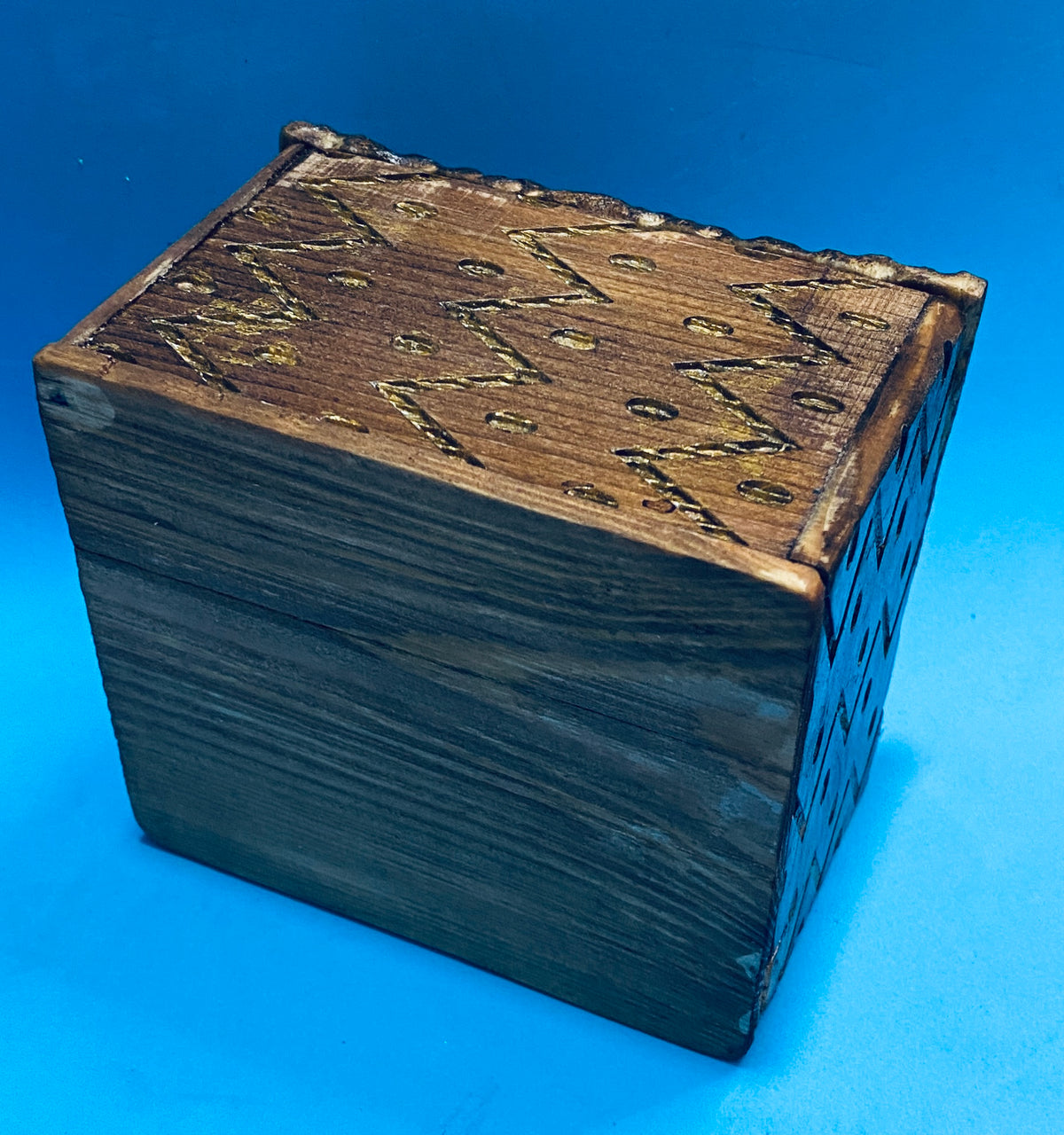 Zig Zag Box